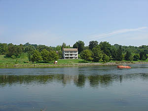 From Across The River :: Kingsport Tennessee Netherland Inn